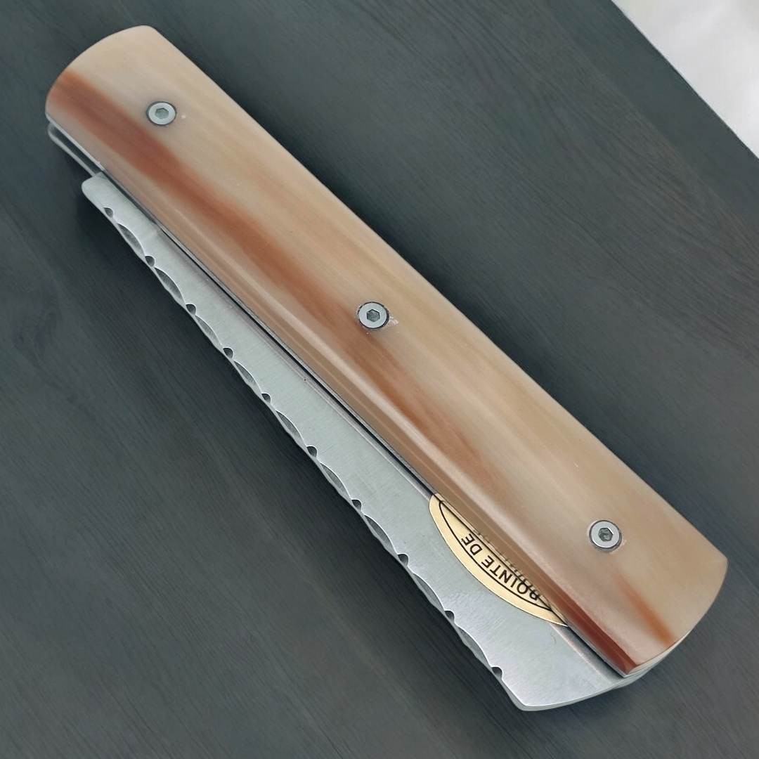 Couteau 20/20  Le Fidèle corne blonde guilloché